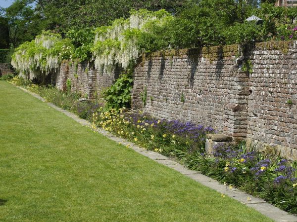 Rock Wall Installation Service