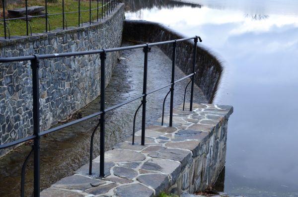 Stone Retaining Wall Service